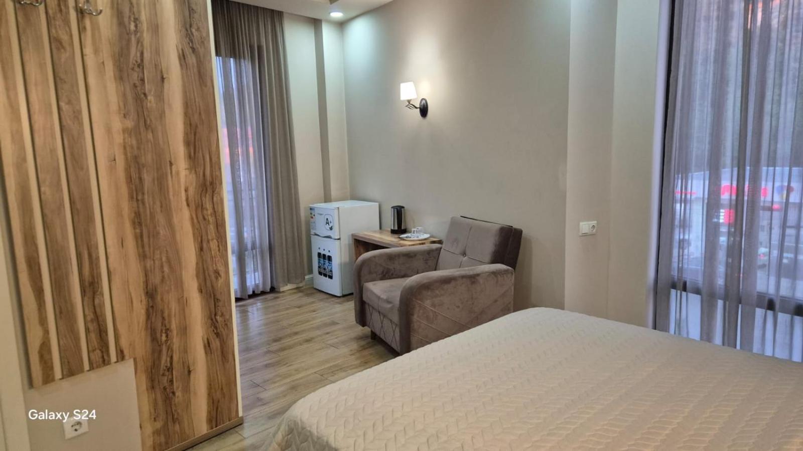 Hotel Sunny Батуми Экстерьер фото