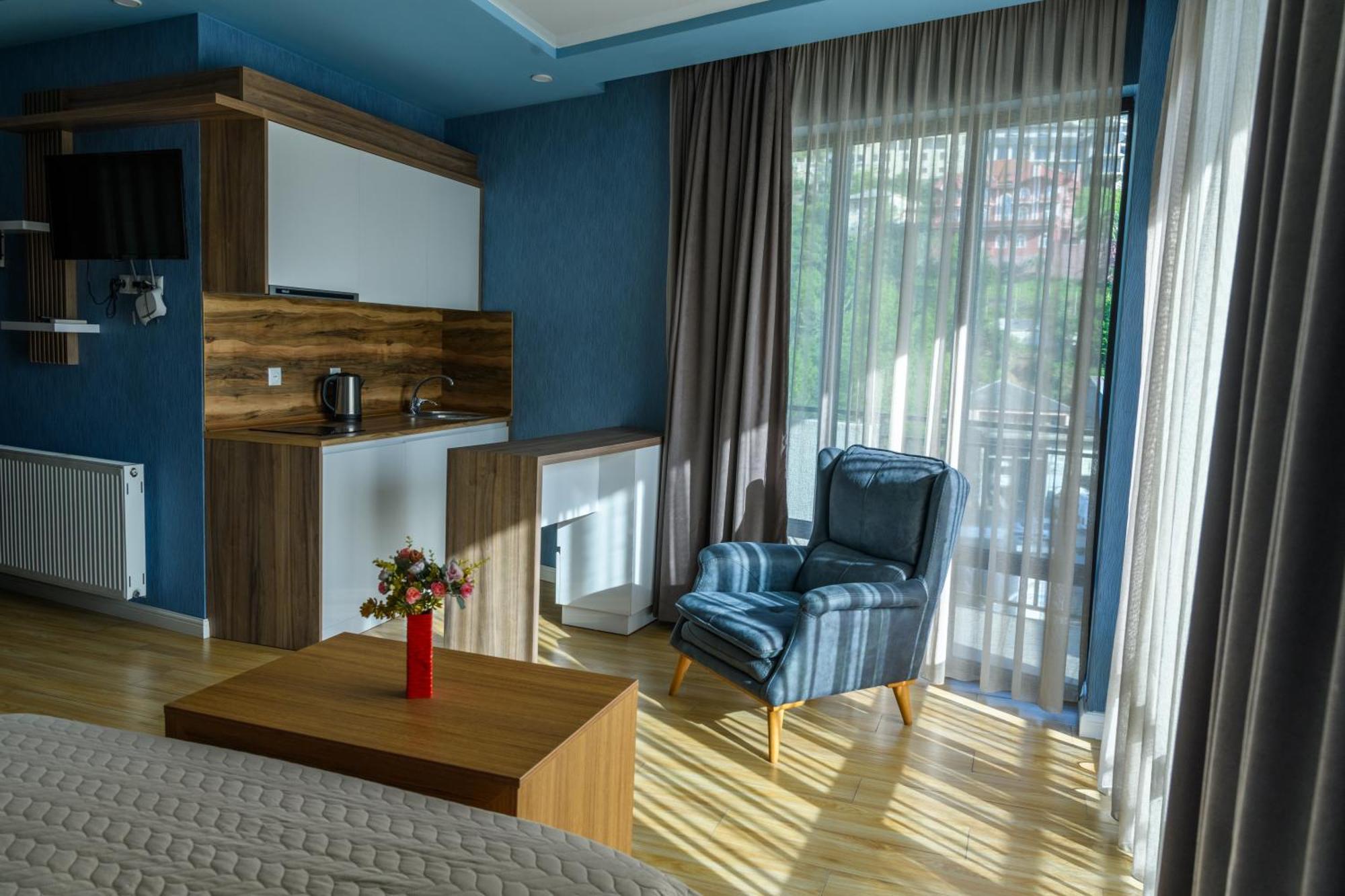 Hotel Sunny Батуми Экстерьер фото