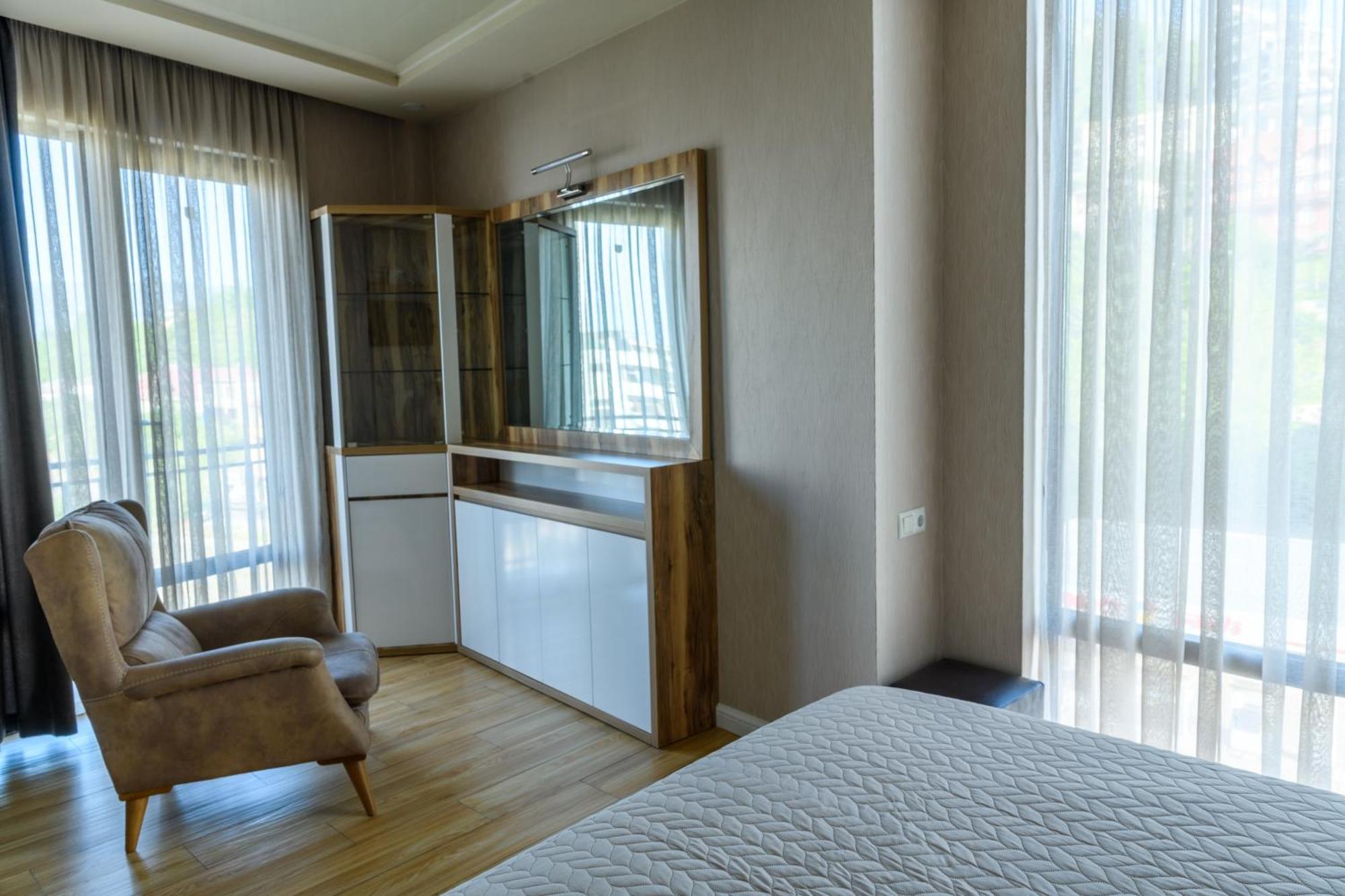 Hotel Sunny Батуми Экстерьер фото